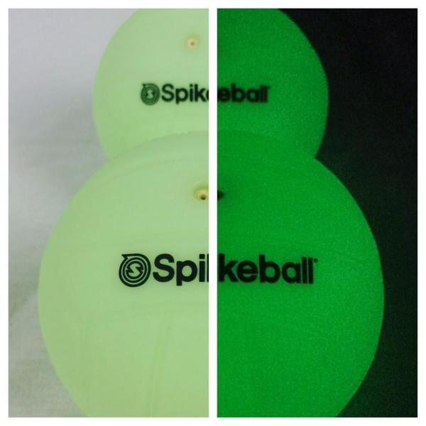 spikeball-glow-b-lle-2er-pack-leuchtend-f-r-nachtspiel image 2
