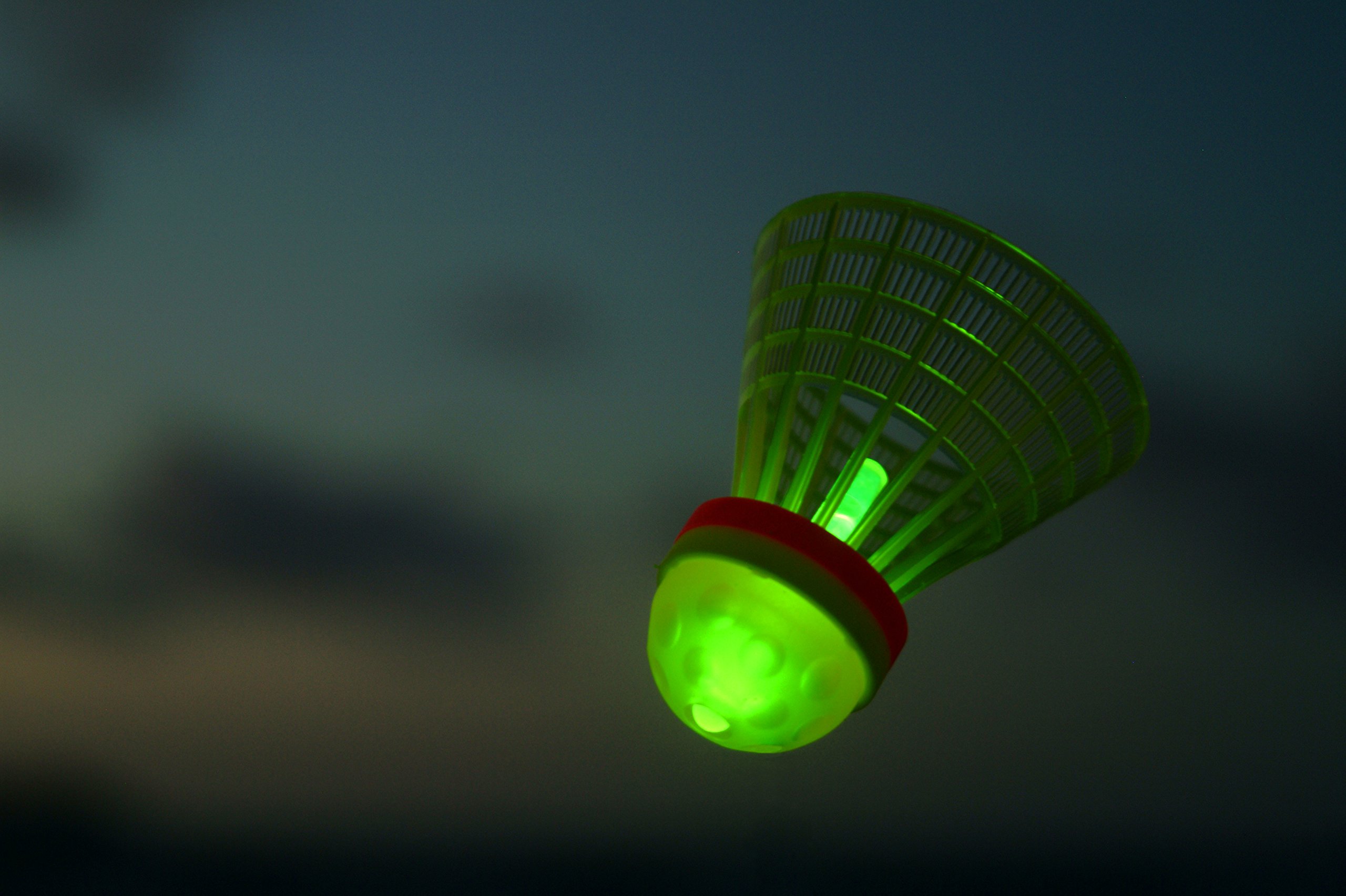 speedminton-night-speeder-3er-pack-leuchtball-crossminton-inkl-windring image 3