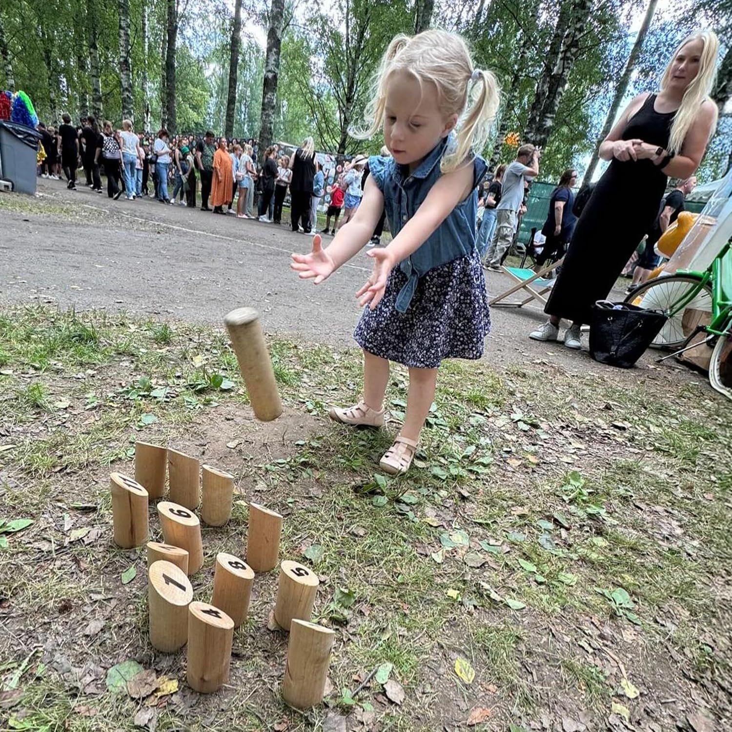 m-lkky-go-wurfspiel-finnisches-birkenholz-12-skittles-wurfstock-im-karton image 7