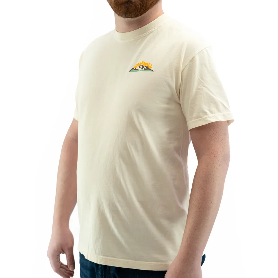 spikeball-mountain-tee-elfenbein image 1